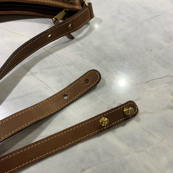 Maggie B wool felted purse with adjustable straps and leather trim inside zipper - Picture 7 of 12